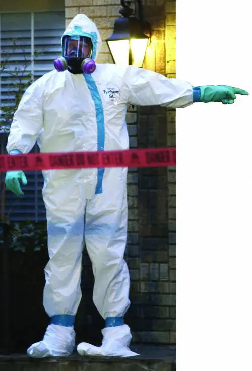 Ebola non si ferma, picco a dicembre