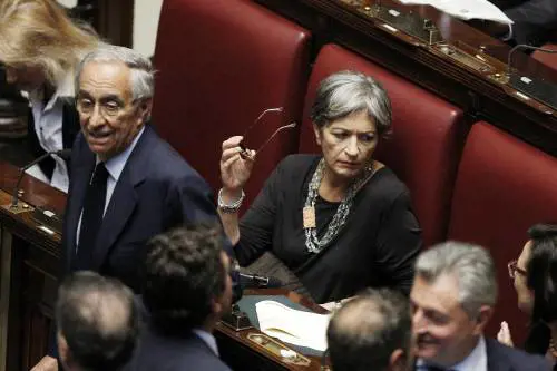 Finocchiaro saluta, sollievo in Senato