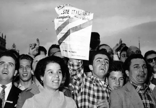 L'opposizione insorge dopo la sparata del presidente del consiglio comunale