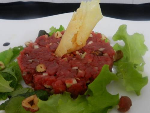 Tradizione piemontese rivisitata:tartare di battuta di fassona