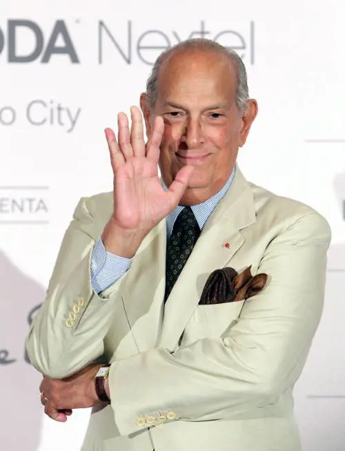 Morto stilista de La Renta: vestì le first lady e molte star di Hollywood