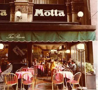 Da Motta ai dolci di Cucchi: vetrine sulla storia della città