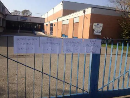 I partigiani e la lezione di comunismo alle elementari