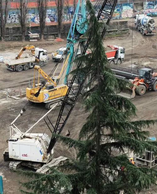 Guerra ai cantieri della M4 E l'assessore gioca in casa