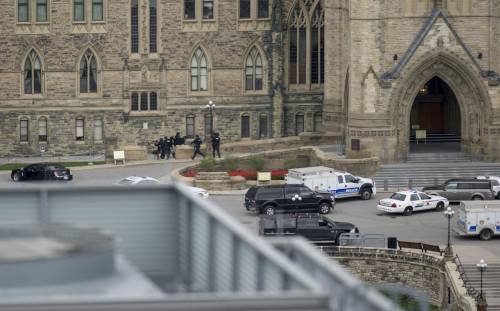 Parlamento canadese sotto attacco. Ecco il video della sparatoria 