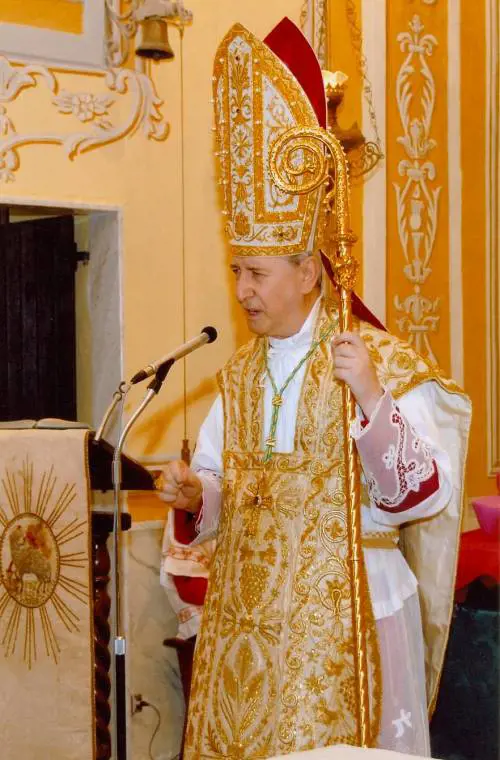 Scandali e abusi sessuali: Bergoglio commissaria la diocesi di Albenga