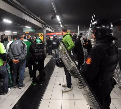 Gli ultrà bloccano tutto Ed è solo l'antipasto  del caos-scioperi di oggi