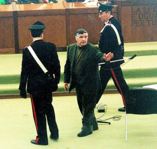 La decisione choc dei giudici: Riina «interrogherà» Napolitano
