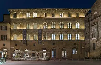 Dalle valigie agli abiti da sera È Gucci, una storia da museo