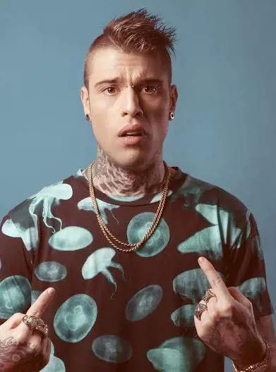 Fedez, rissa su twitter con Bocca