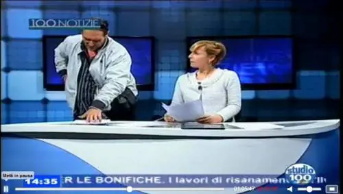 Irruzione durante il telegiornale dell'emittente locale Studio100