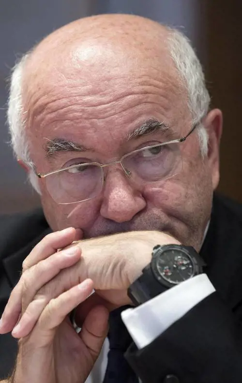 Il calcio vuol lasciare il Coni, ma è un bluff