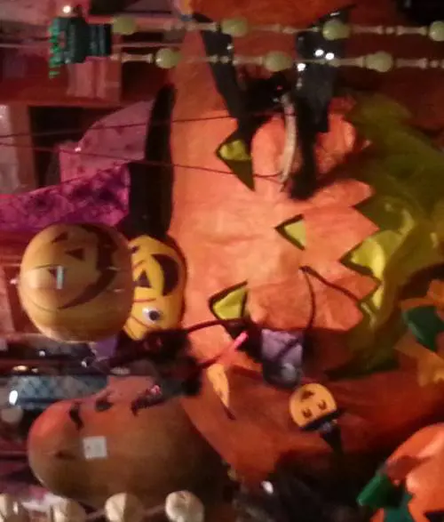 Halloween, Milano a forma di zucca