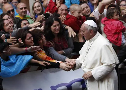 E ora anche Bergoglio vuole il divorzio breve