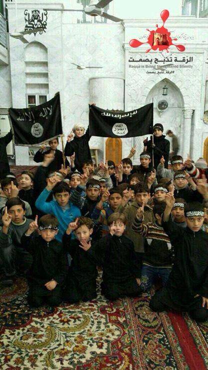 Siria, scoperta una scuola dell'Isis per crescere piccoli terroristi