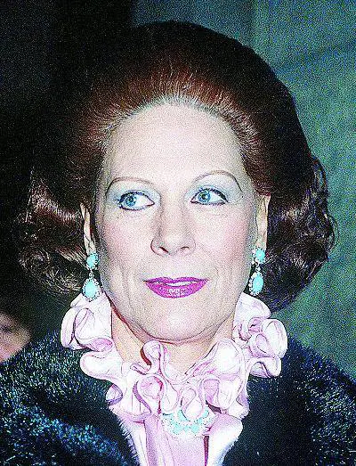 Una passeggiata in città con la voce della Tebaldi