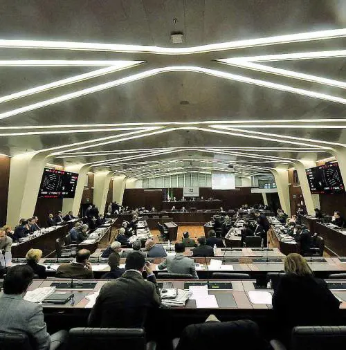 La Regione taglia lo stipendio agli assenteisti