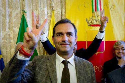 Tribunale di Napoli: "No alla sospensione di De Magistris"
