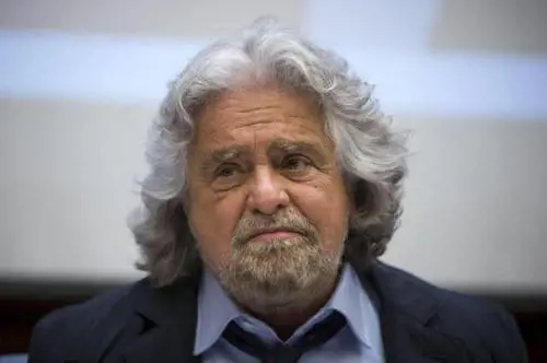 Grillo torna a fare il comico