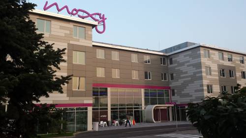 Moxy, un hotel low cost del gruppo Marriot a Malpensa