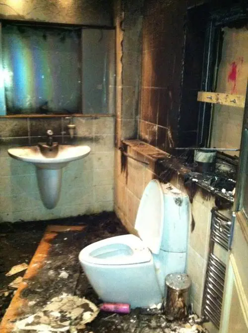 La casa di Balotelli devastata dai fuochi d'artificio