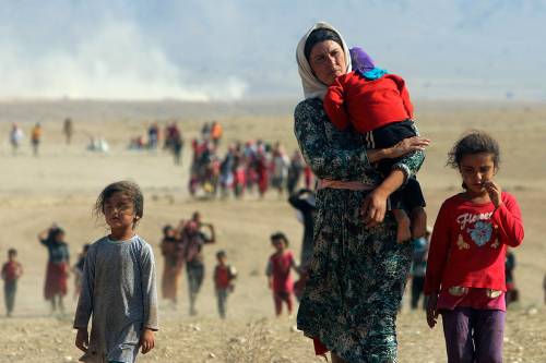 Yazide scappano dai miliziani dello Stato Islamico