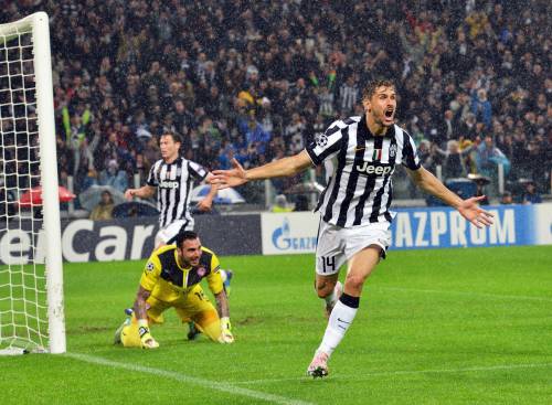 Fernando Llorente festeggia dopo il goal contro l'Olympiacos