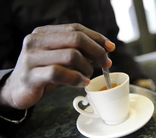 Volete la pausa caffè? Dovrete "timbrare". Polemica in ospedale