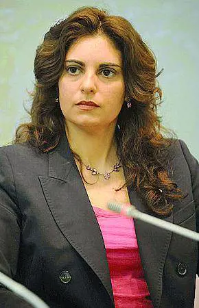 Retromarcia dell'assessore: «Finanziata l'intera stagione del teatro»