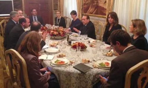 Berlusconi al leader Ppe: "Sono un martire politico". E punge Alfano e Salvini