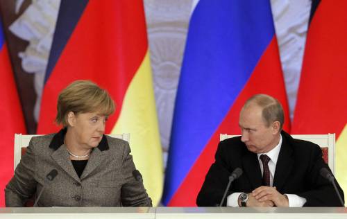 Se la Merkel fa finta di non ricordare gli storici accordi con Mosca
