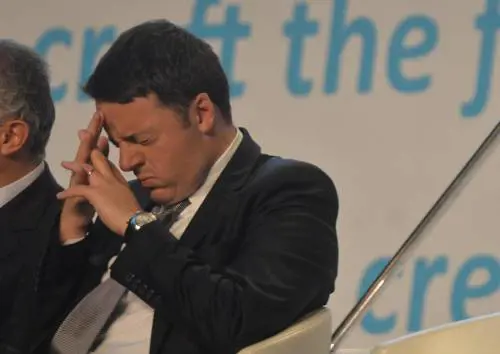 Il presidente del Consiglio Matteo Renzi durante l'inaugurazione dello stabilimento Piaggio Aerospace a Villanova d'Albenga 