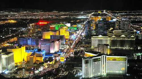 Las Vegas, nel deserto l'oasi del divertimento dove tutto è permesso