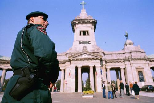 Boom di vigilantes privati: ronde pagate dalle famiglie