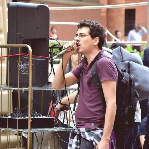 A piede libero il no global che ha aggredito Salvini: va a pontificare in radio