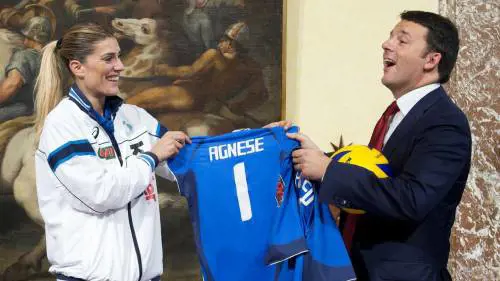 Matteo Renzi e le pallavoliste della nazionale