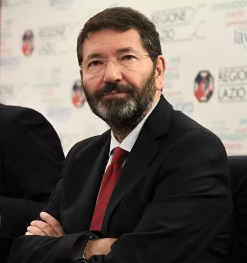 Marino ignora le multe ma "striglia" i romani: "Servono meno auto private"