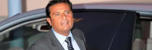 Costa Concordia, Schettino si difende: "Non ho abbandonato la nave, non potevo risalire"