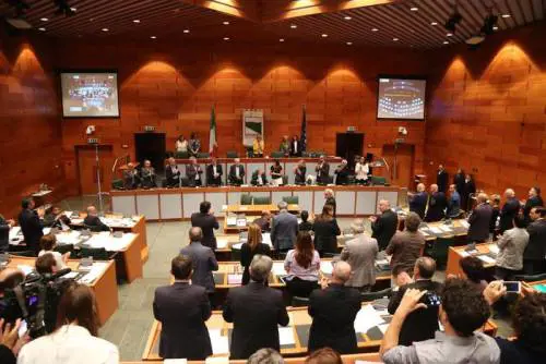 Spese pazze in Emilia, ex membro dello staff: "Comprai io il sex toy"