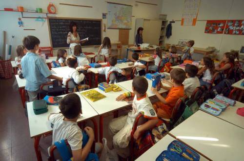 Blitz delle maestre in classe: favole gender alle elementari