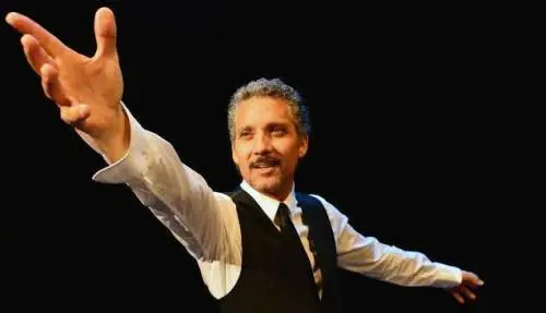 «Io e Modugno stavolta cantiamo sul palco»