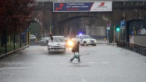 Milano, esonda (ancora) il Seveso