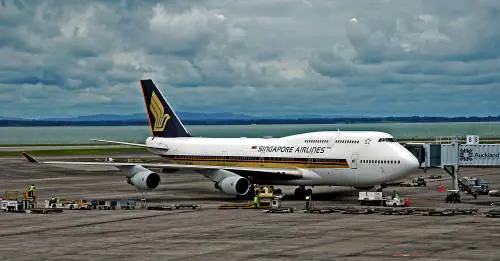 Legge la mail in aereo e poi gli arriva il conto