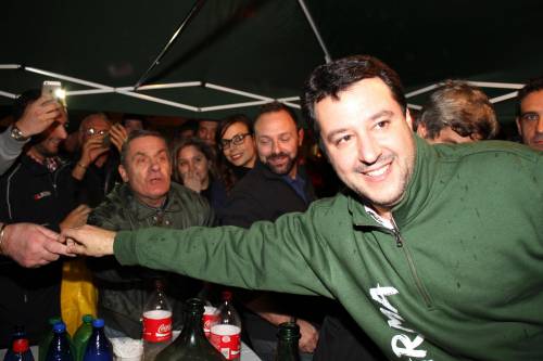 Salvini sbarca nel Sud Italia ma senza simbolo della Lega