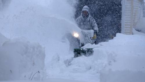 Usa, Buffalo paralizzata da una tempesta di neve