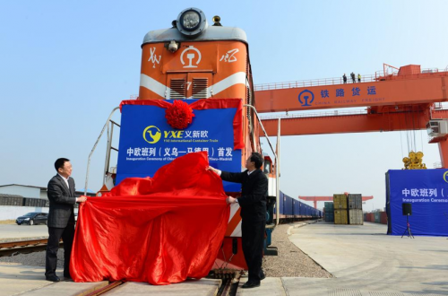 Cina, apre la ferrovia che collegherà il Pacifico a Madrid
