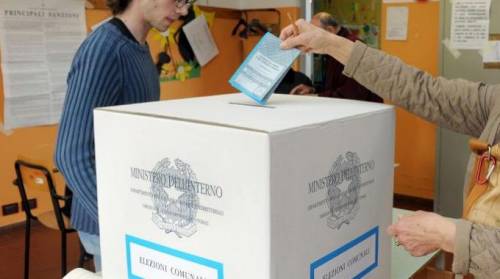 Elezioni Emilia-Romagna. Va al seggio per votare e scopre di essere candidato