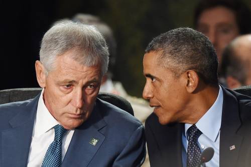 Usa, Obama manda a casa il capo del Pentagono