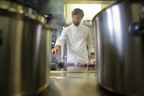 Patatine, snack e maionese. La dieta segreta degli chef