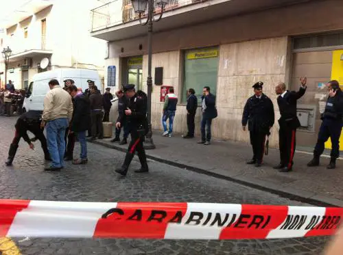 Salerno, assalto al portavalori. Sparatoria in mezzo alla strada